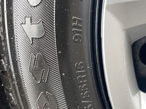 Used 2025 Toyota Corolla LE image 29