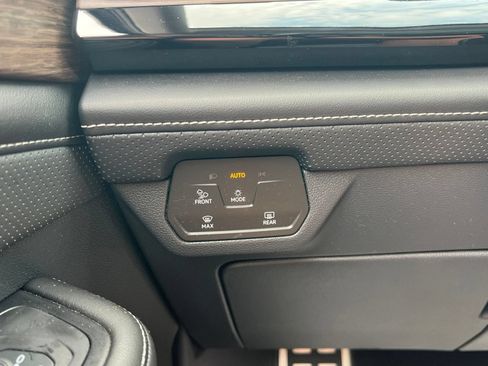 Certified 2024 Volkswagen Atlas SEL Premium R-Line AWD/4WD image 26
