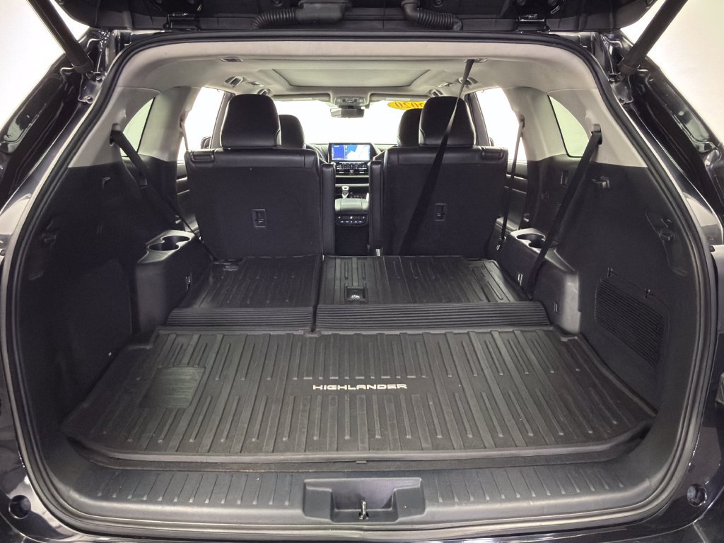 Used 2020 Toyota Highlander Platinum AWD/4WD image 46