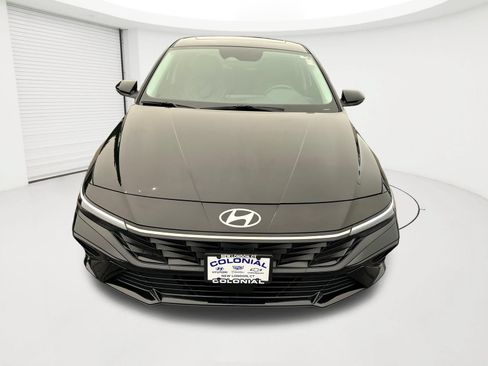 Used 2025 Hyundai Elantra Limited w/ Cargo Package FWD image 23