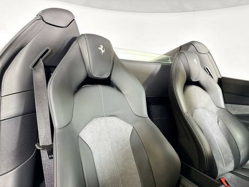 Used 2023 Ferrari F8 Tributo RWD image 4