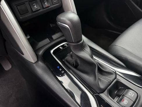 Used 2025 Toyota Corolla Cross XLE FWD image 20
