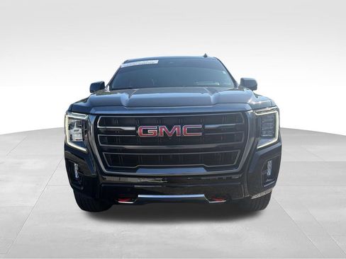 Used 2024 GMC Yukon XL AT4 w/ AT4 Premium Package AWD/4WD image 8