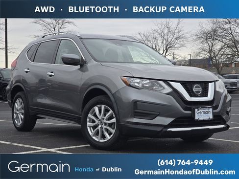 Used 2020 Nissan Rogue SV image 1