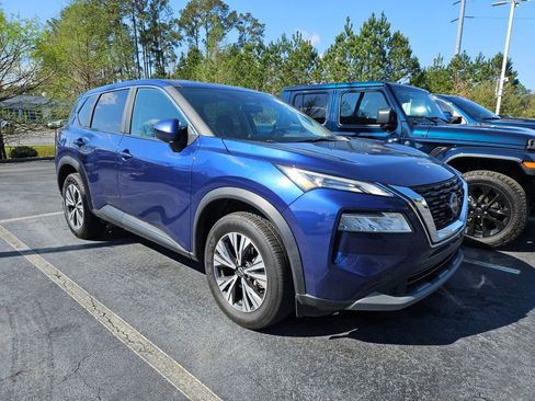 Used 2023 Nissan Rogue SV image 5