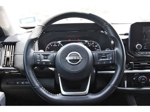 Used 2025 Nissan Pathfinder SV w/ SV Premium Package FWD image 13