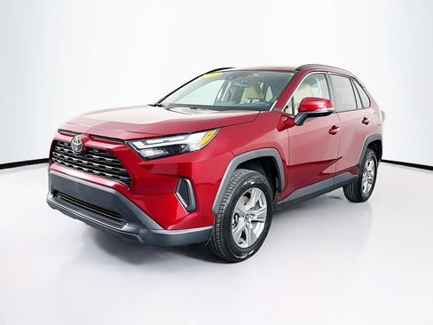 Used 2022 Toyota RAV4 XLE w/ Convenience Package image 3