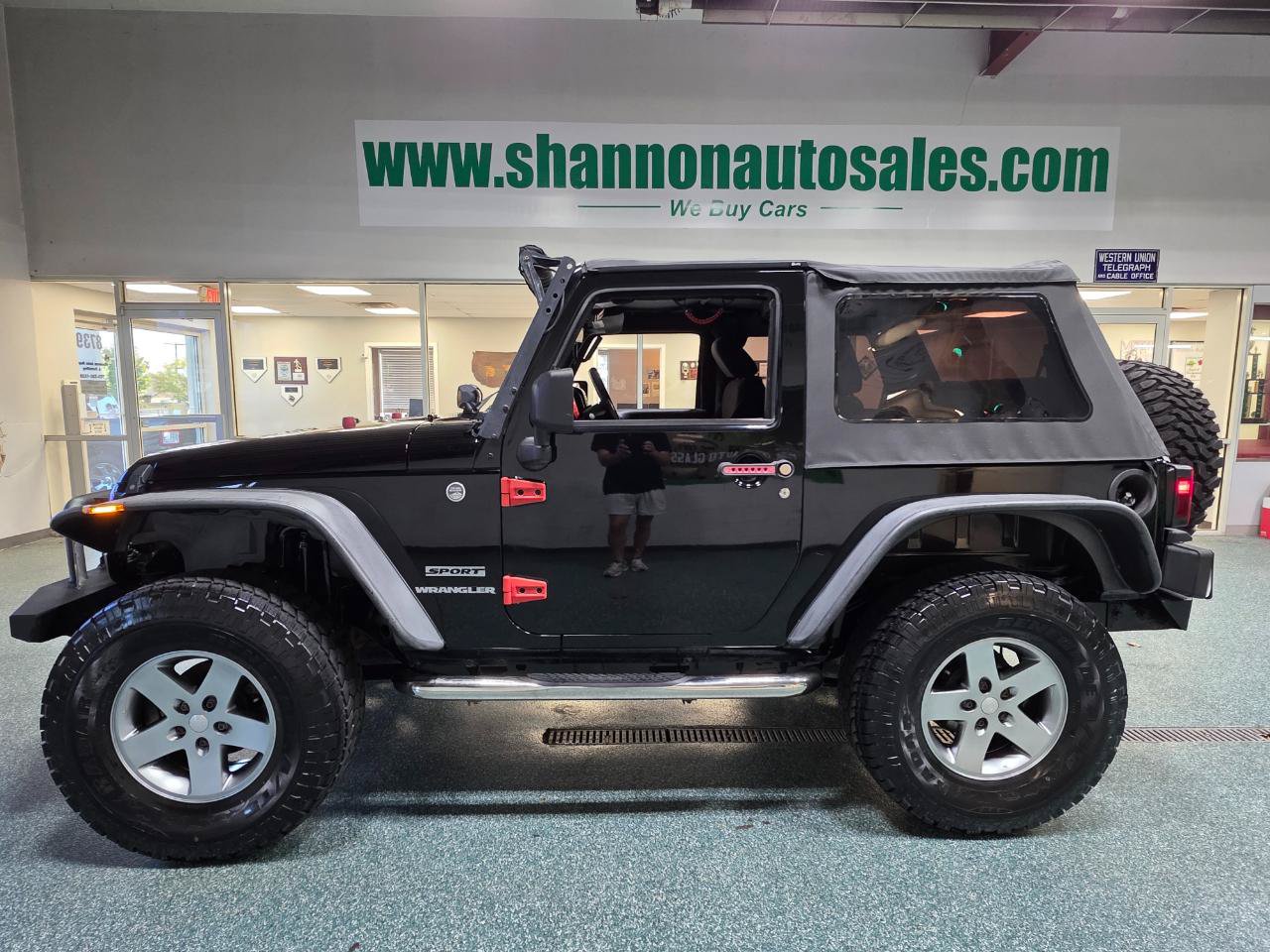 Used 2013 Jeep Wrangler Sport w/ Connectivity Group AWD/4WD image 11