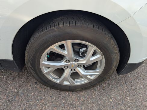 Used 2018 Chevrolet Equinox Premier image 6