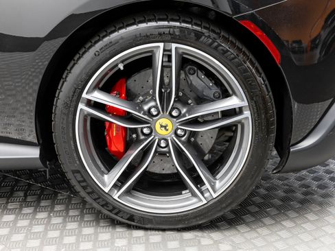Used 2025 Ferrari Roma Spider RWD image 23