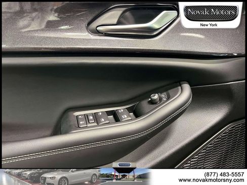 Used 2023 Jeep Grand Cherokee Laredo image 18