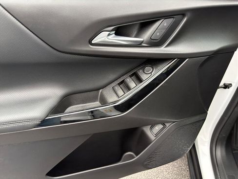 Used 2025 Chevrolet Equinox LT w/ Convenience Package II image 21