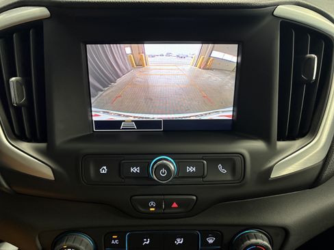 Used 2024 GMC Terrain SLE AWD/4WD image 14
