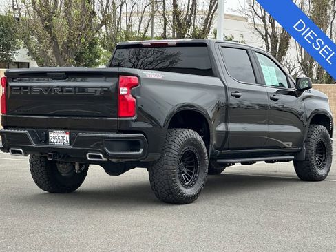 Used 2025 Chevrolet Silverado 1500 LT Trail Boss w/ LPO, Dark Essentials Package AWD/4WD image 4