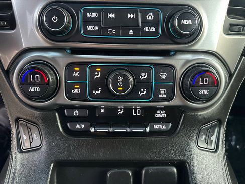 Used 2019 Chevrolet Suburban LT image 53