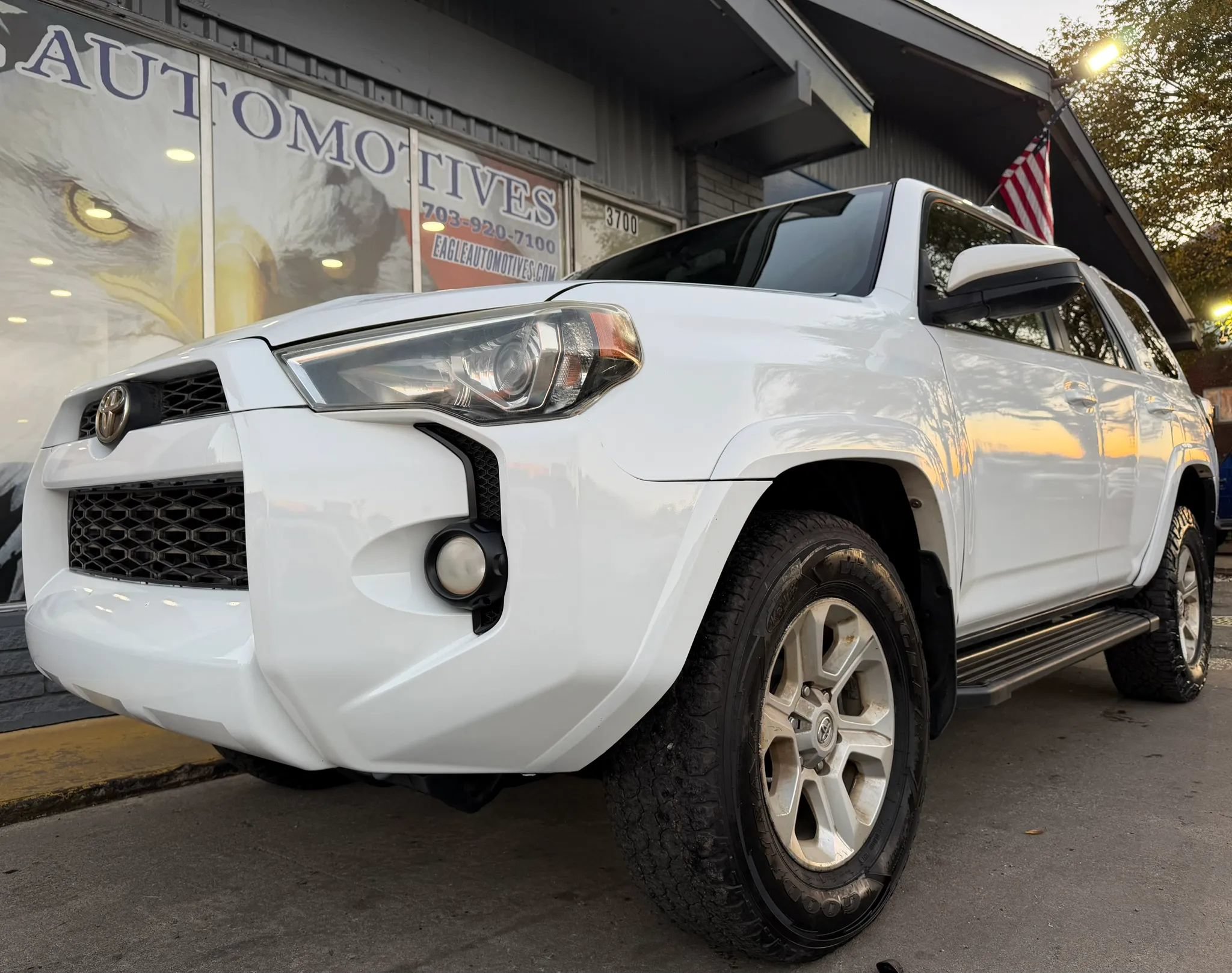 Used 2014 Toyota 4Runner SR5 AWD/4WD image 7
