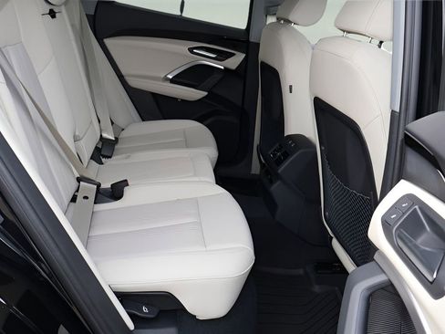 New 2025 Audi Q5 Premium image 17