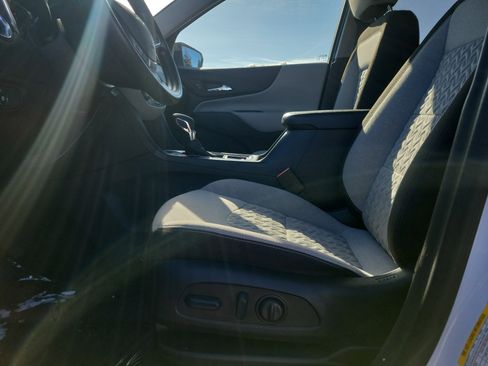 Used 2024 Chevrolet Equinox LS w/ LS Convenience Package image 16