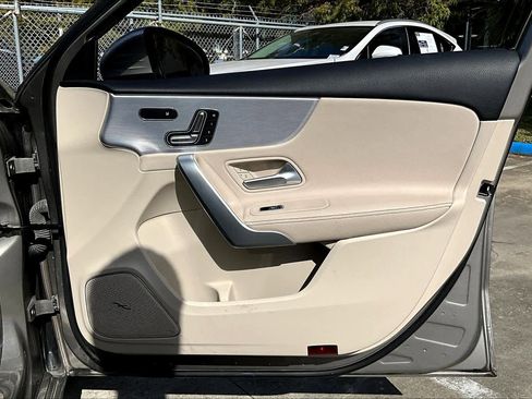 Used 2020 Mercedes-Benz A 220 image 19