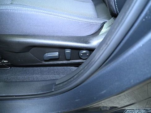 Used 2024 Subaru Crosstrek 2.0i Premium image 22