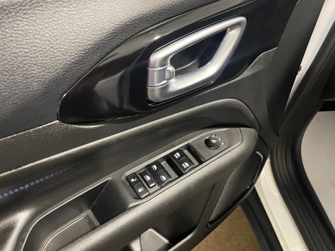 New 2026 Jeep Compass Latitude image 9