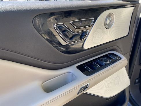 Used 2020 Lincoln Aviator Reserve w/ Equipment Group 202A AWD/4WD image 14