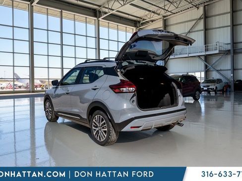Used 2021 Nissan Kicks SR w/ SR Premium Package image 24