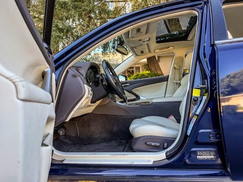 Used 2013 Lexus IS 250 image 22