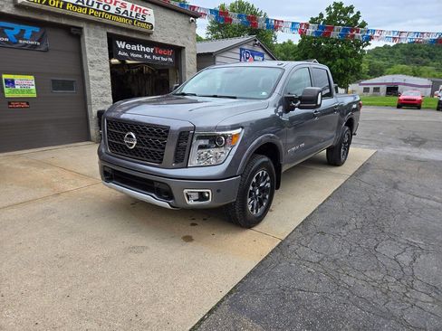 Used 2019 Nissan Titan PRO-4X w/ Pro-4x Convenience Package AWD/4WD image 3