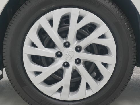 Used 2017 Toyota Corolla LE FWD image 24