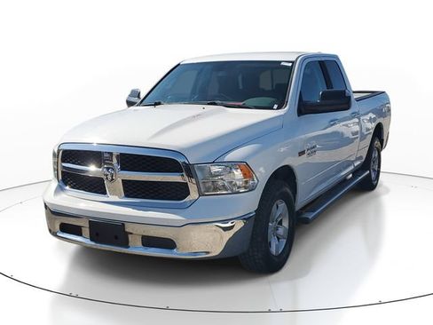 Used 2015 RAM 1500 Classic SLT w/ Trailer Tow Group AWD/4WD image 2