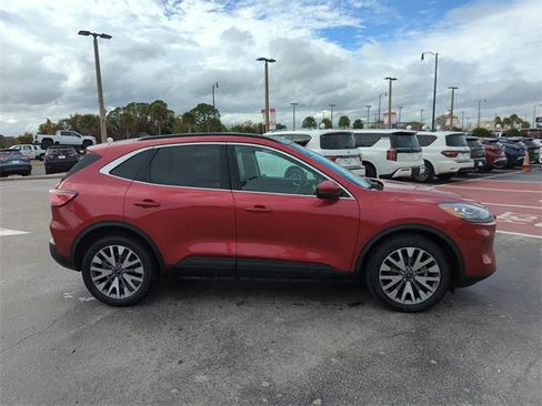 Used 2020 Ford Escape Titanium w/ Titanium Premium Package 2.0 image 2