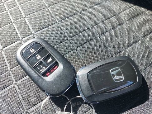 Used 2025 Honda HR-V Sport image 33