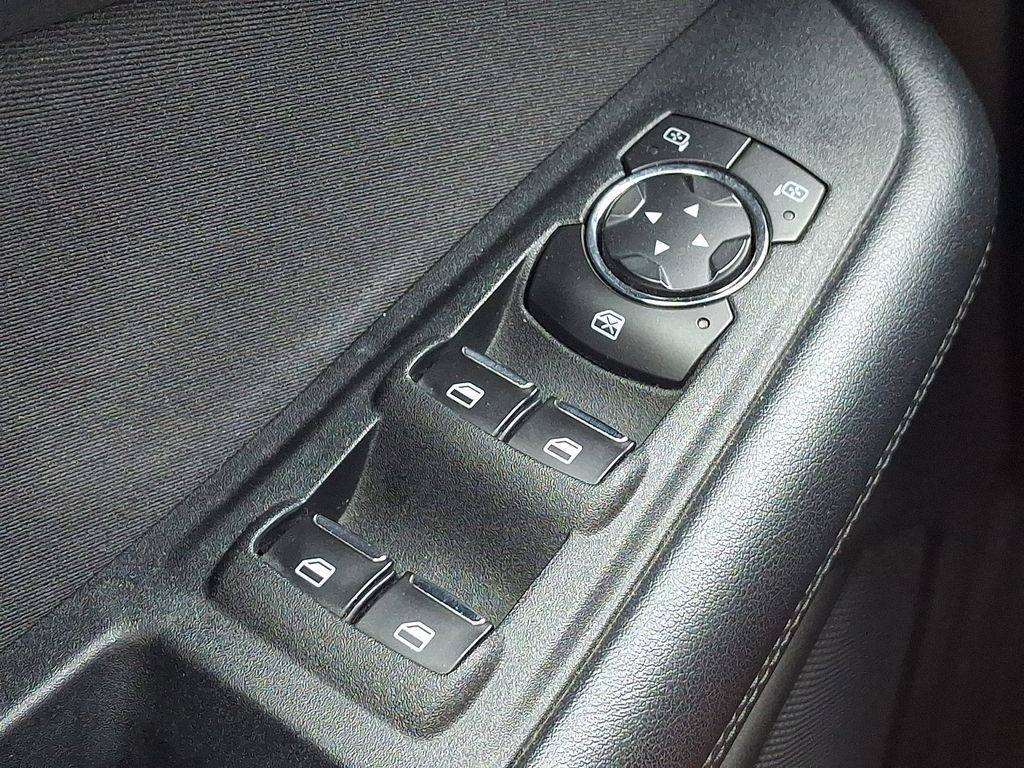 Used 2018 Ford Edge SE AWD/4WD image 23