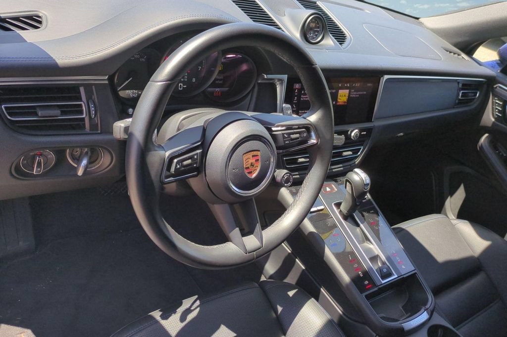Used 2023 Porsche Macan GTS AWD/4WD image 9