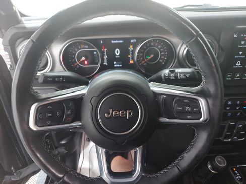 Used 2023 Jeep Wrangler Unlimited Sahara w/ Cold Weather Group AWD/4WD image 10