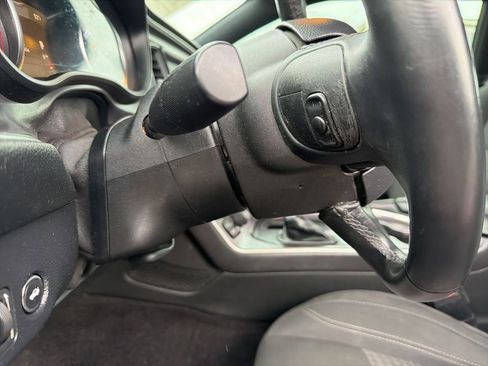 Used 2018 Dodge Challenger SXT image 33