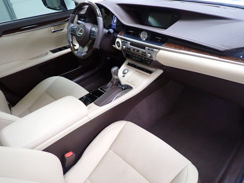 Used 2017 Lexus ES 350 image 6