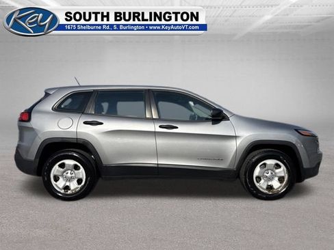 Used 2015 Jeep Cherokee Sport w/ Cold Weather Group AWD/4WD image 8