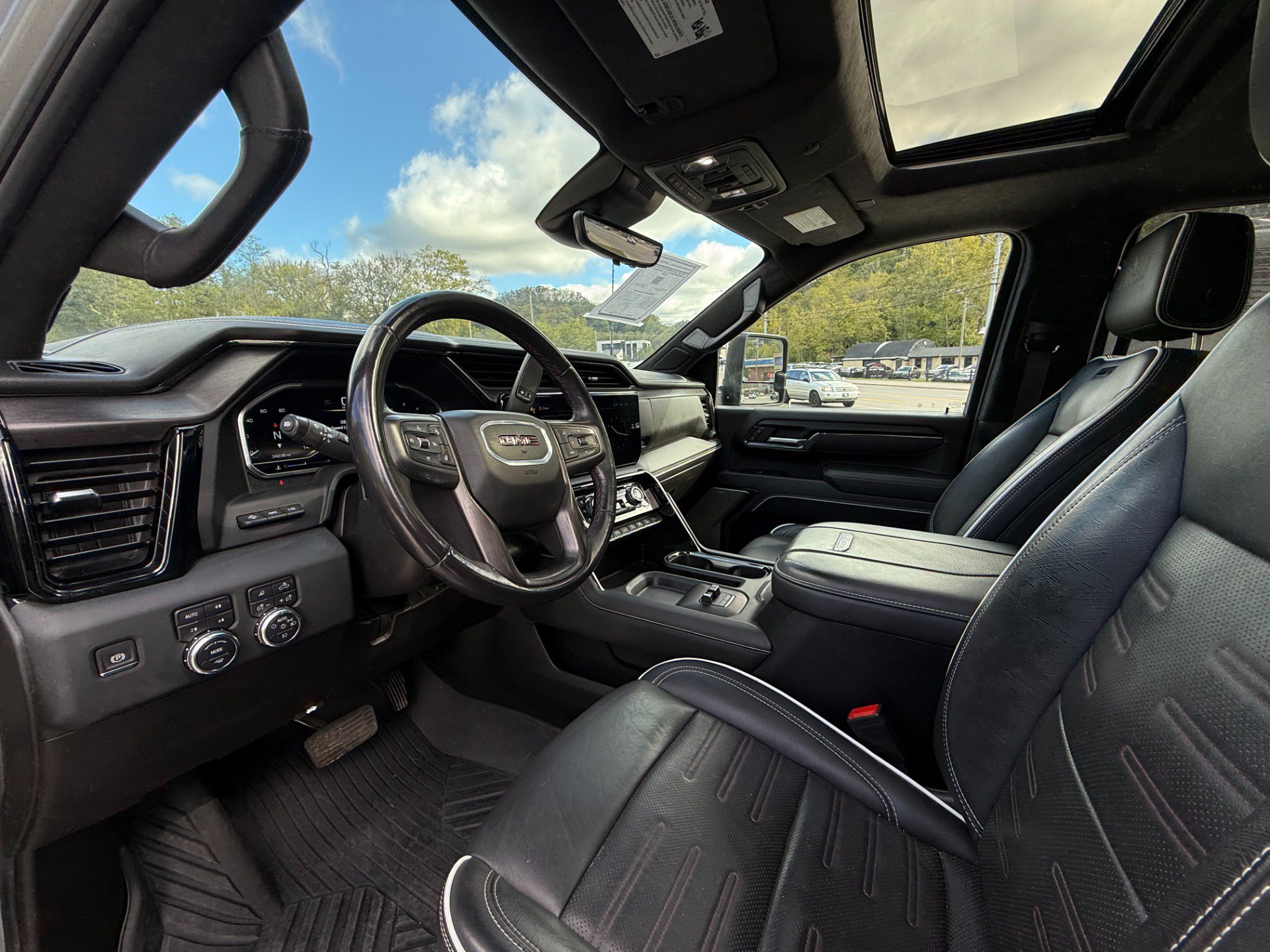 Used 2024 GMC Sierra 2500 AT4X w/ AT4X AEV Edition AWD/4WD image 15