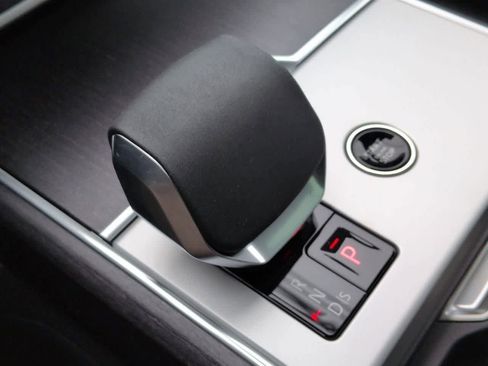 New 2026 Land Rover Range Rover SE image 33