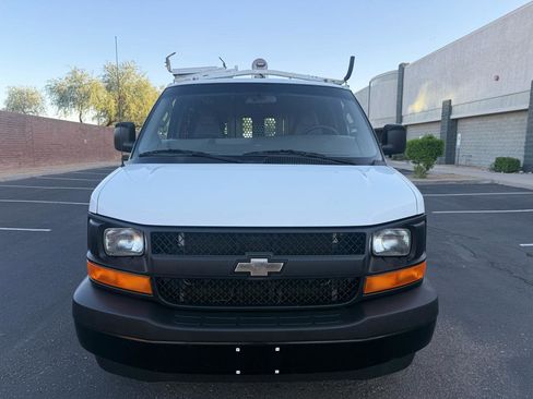 Used 2017 Chevrolet Express 2500 image 8