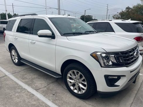 Used 2020 Ford Expedition XLT w/ Equipment Group 202A RWD image 3
