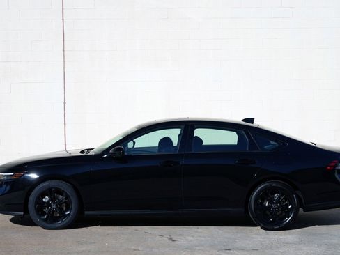 Used 2025 Honda Accord SE image 42