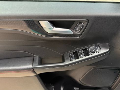 Used 2025 Ford Escape ST-Line Select AWD/4WD image 9