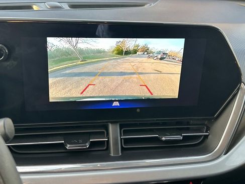 Used 2025 Chevrolet Trax LT image 22