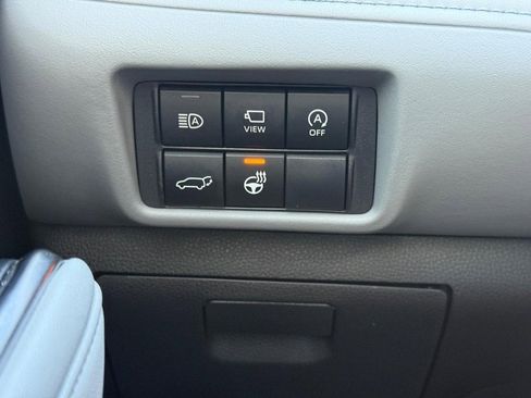 Used 2025 Toyota Highlander Platinum image 21