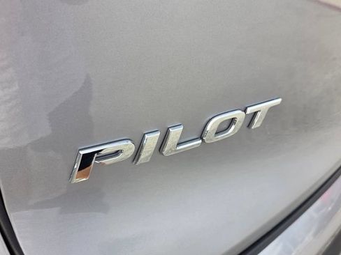 Used 2016 Honda Pilot Touring image 15