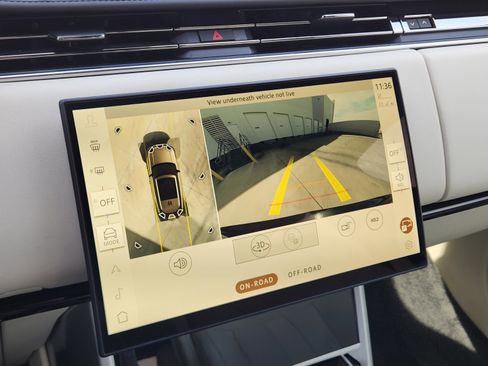 New 2026 Land Rover Range Rover SE image 17