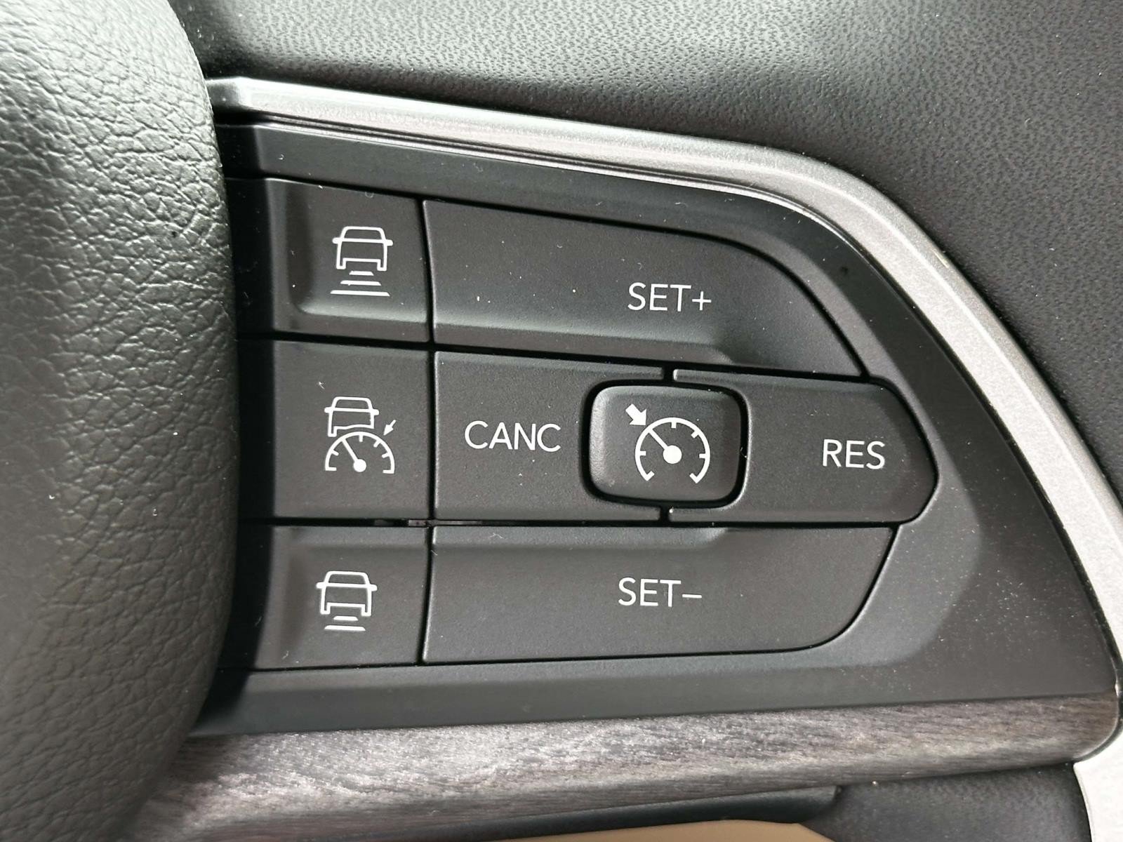 Used 2023 Jeep Grand Cherokee Limited AWD/4WD image 22